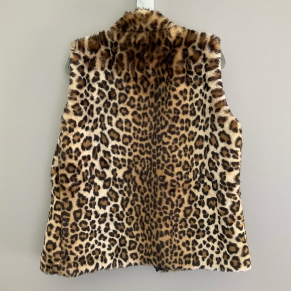 Reversible animal print vest - Picture 6 of 9